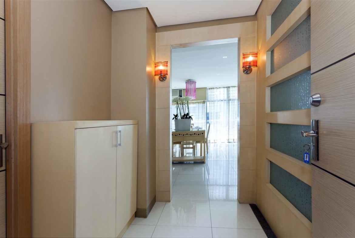 For Rent 3 BR Condo BGC Luxe