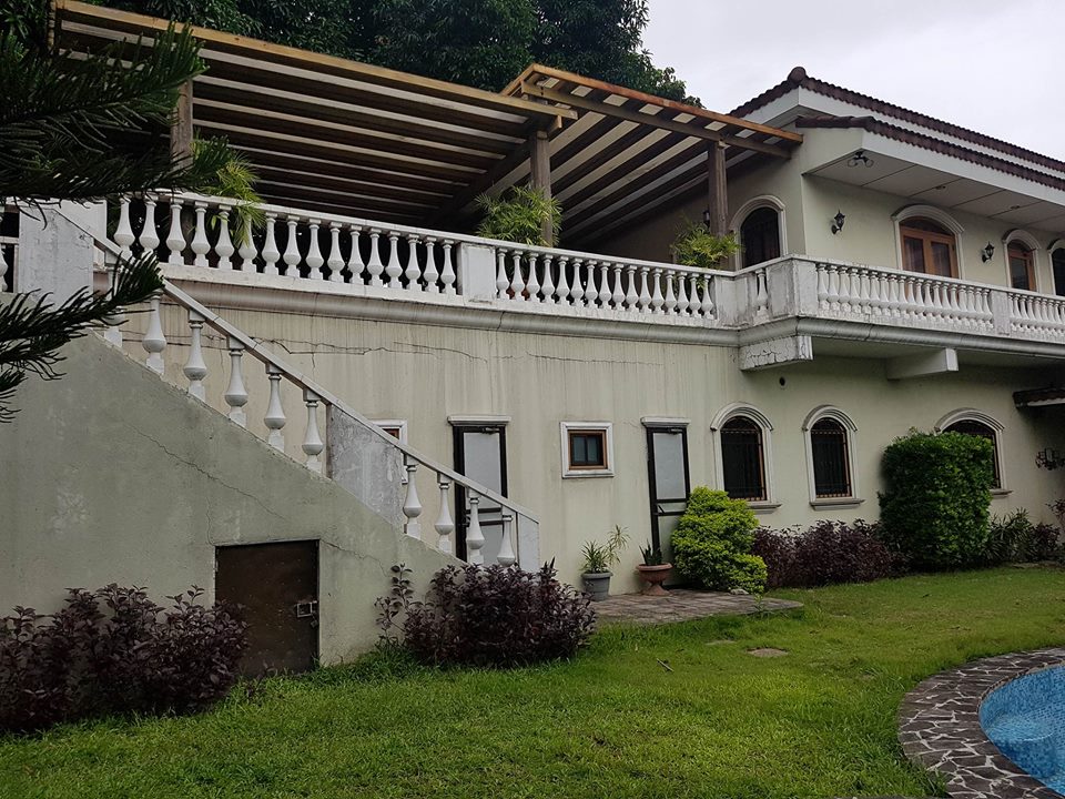 6BR House For Rent Dasmariñas Village Outer Area View 9