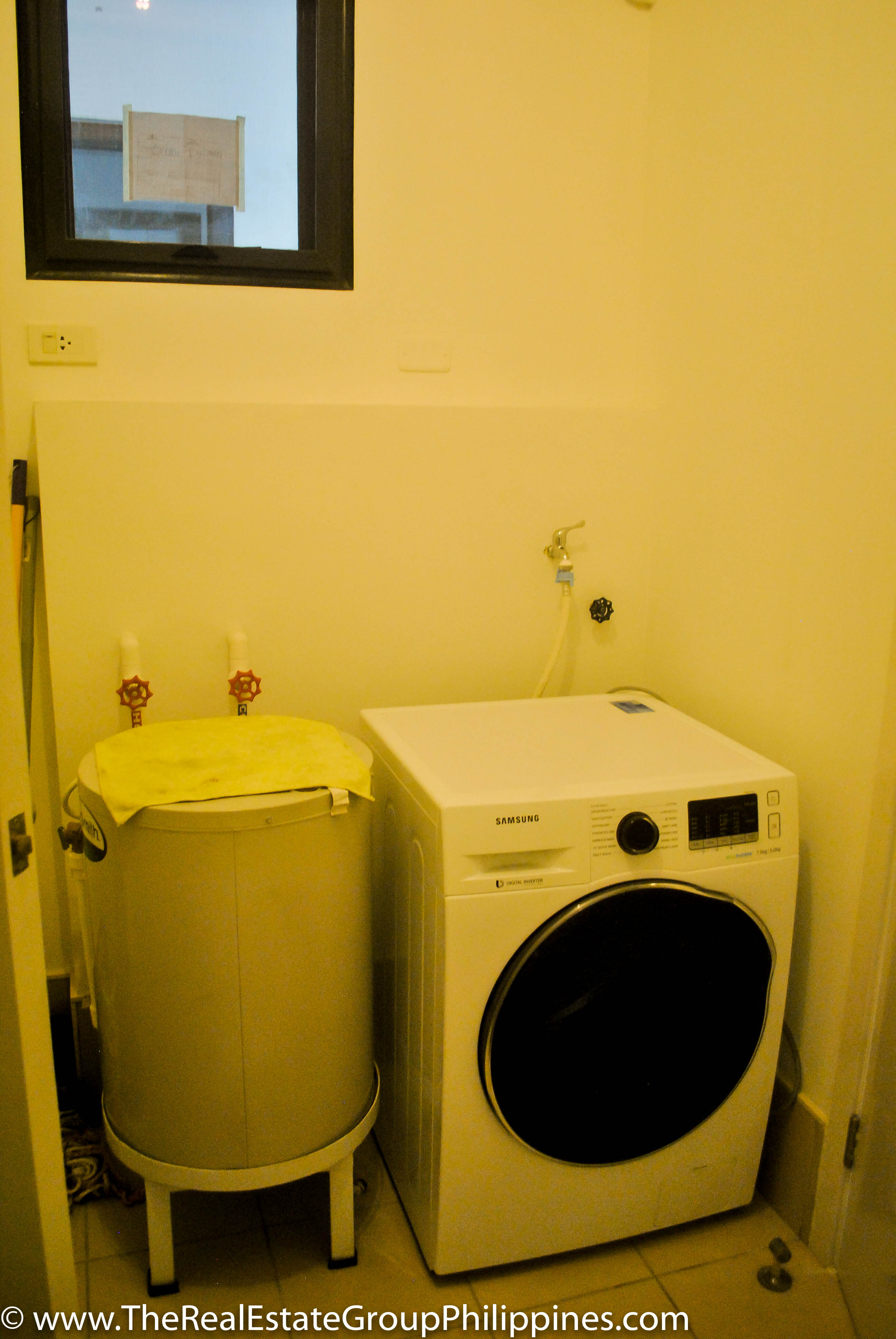 2BR Arya Residences For Rent Washing Machine