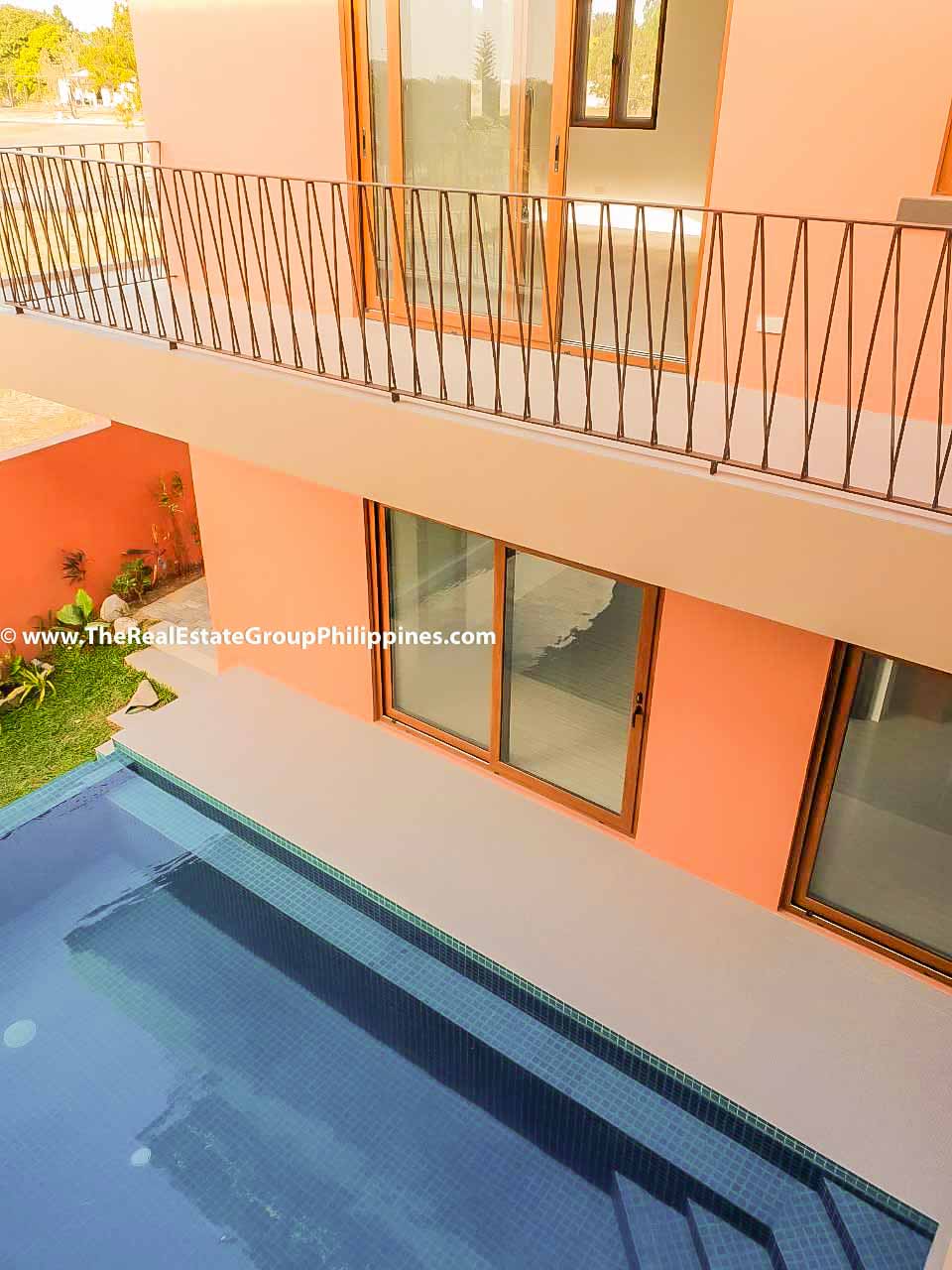 4 Bedrooms House For Rent, Portofino South, Las Piñas City-4