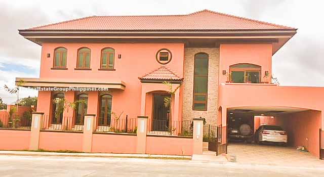 4 Bedrooms House For Rent, Portofino South, Las Piñas City-9