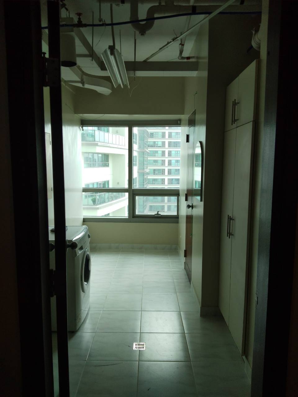 2 Bedrooms Condo For Rent, The Residences At Greenbelt Washing Area Entrance