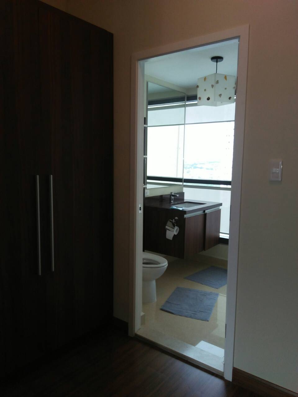 2 Bedrooms Condo, Shang Salcedo Place Bathroom View 4