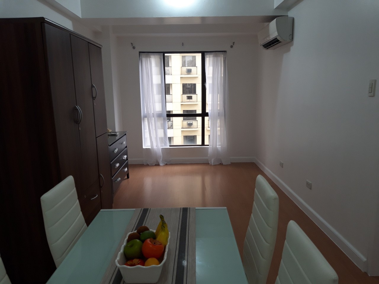 1 Bedroom Condo For Sale, Forbeswood Heights, BGC Dining Area View