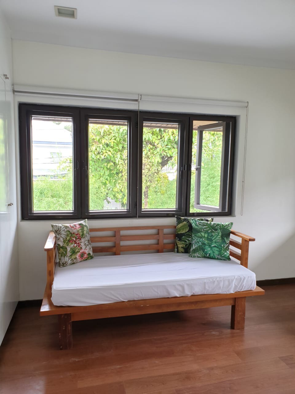 4 Bedrooms House For Sale, Ayala Alabang 11