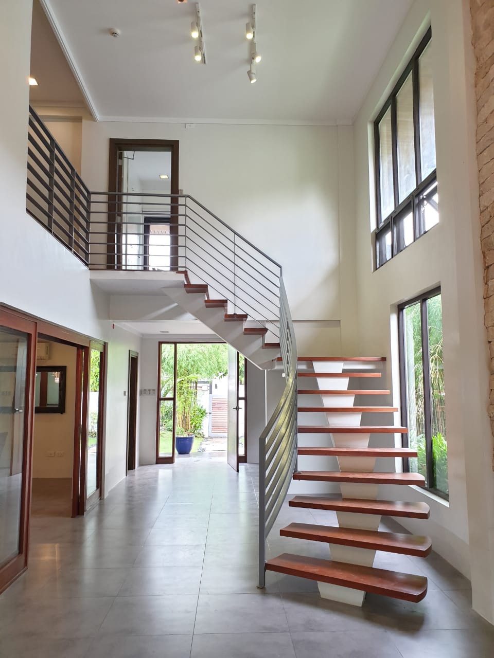 4 Bedrooms House For Sale, Ayala Alabang 6