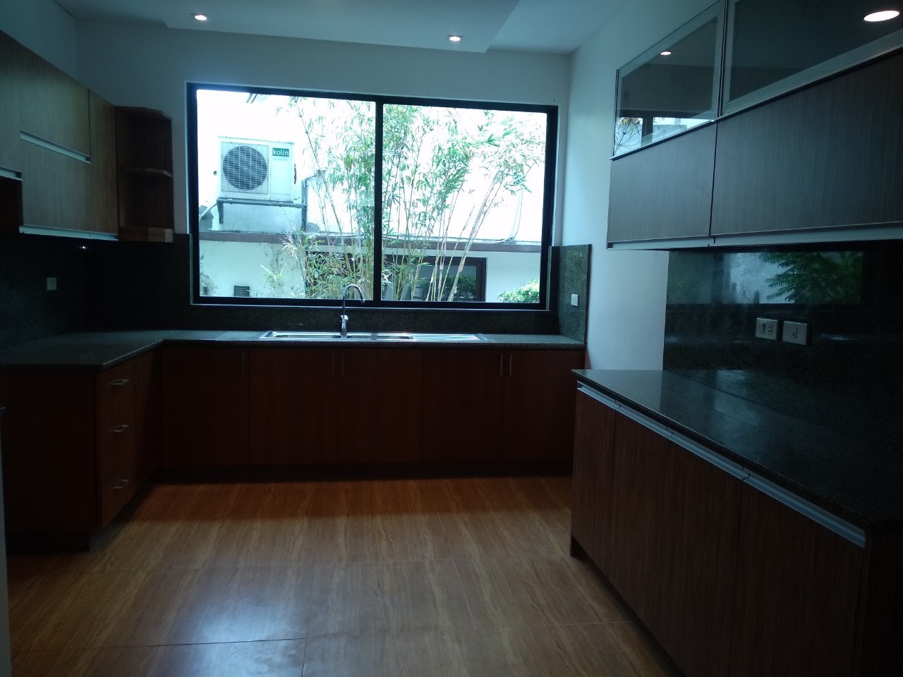 5 Bedrooms House For Rent, McKinley Hill Village 10