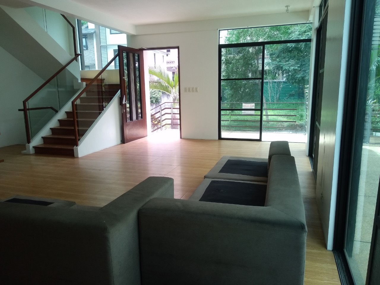 5 Bedrooms House For Rent, McKinley Hill Village 4