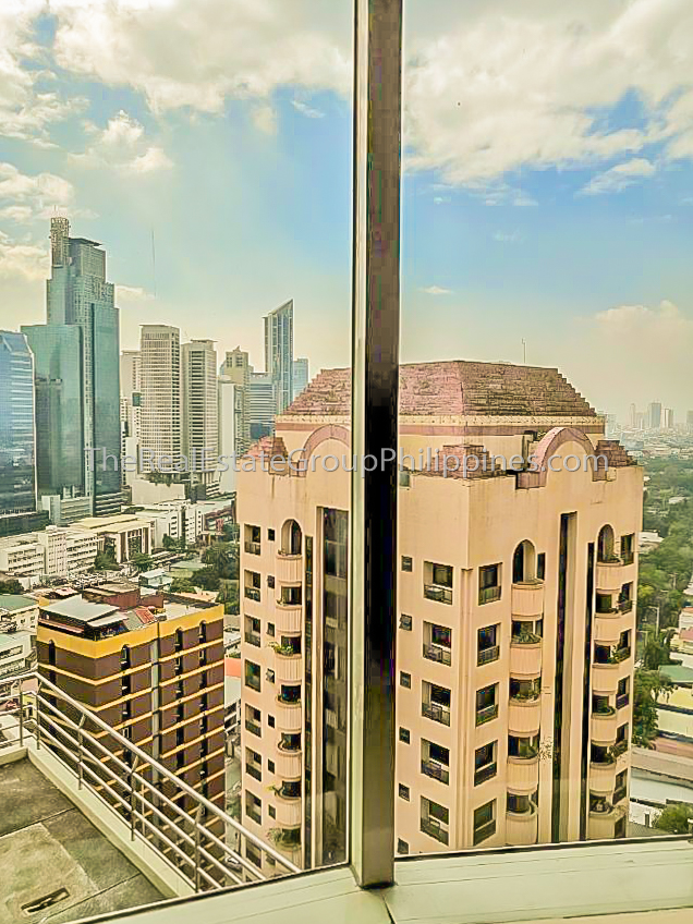1BR Condo For Sale Oxford Suites Makati ₱4.5M (7 of 7)