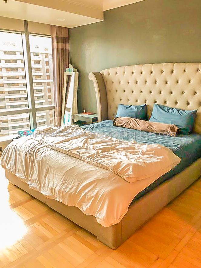 2BR Condo For Rent Lease One McKinley Place BGC 110k (1 of 6)