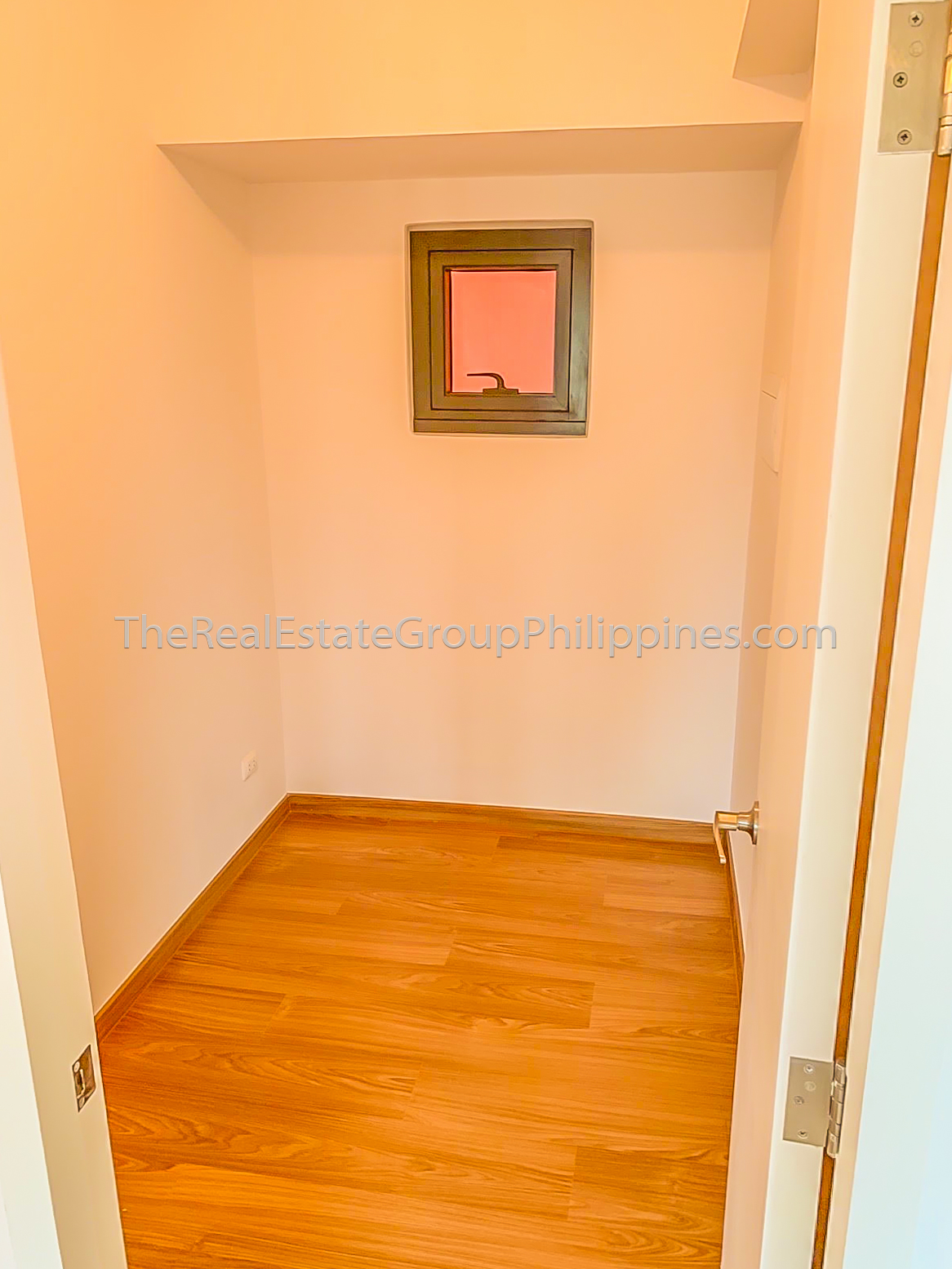 2BR Condo For Rent Lease The Rise Makati 70k (7 of 9)