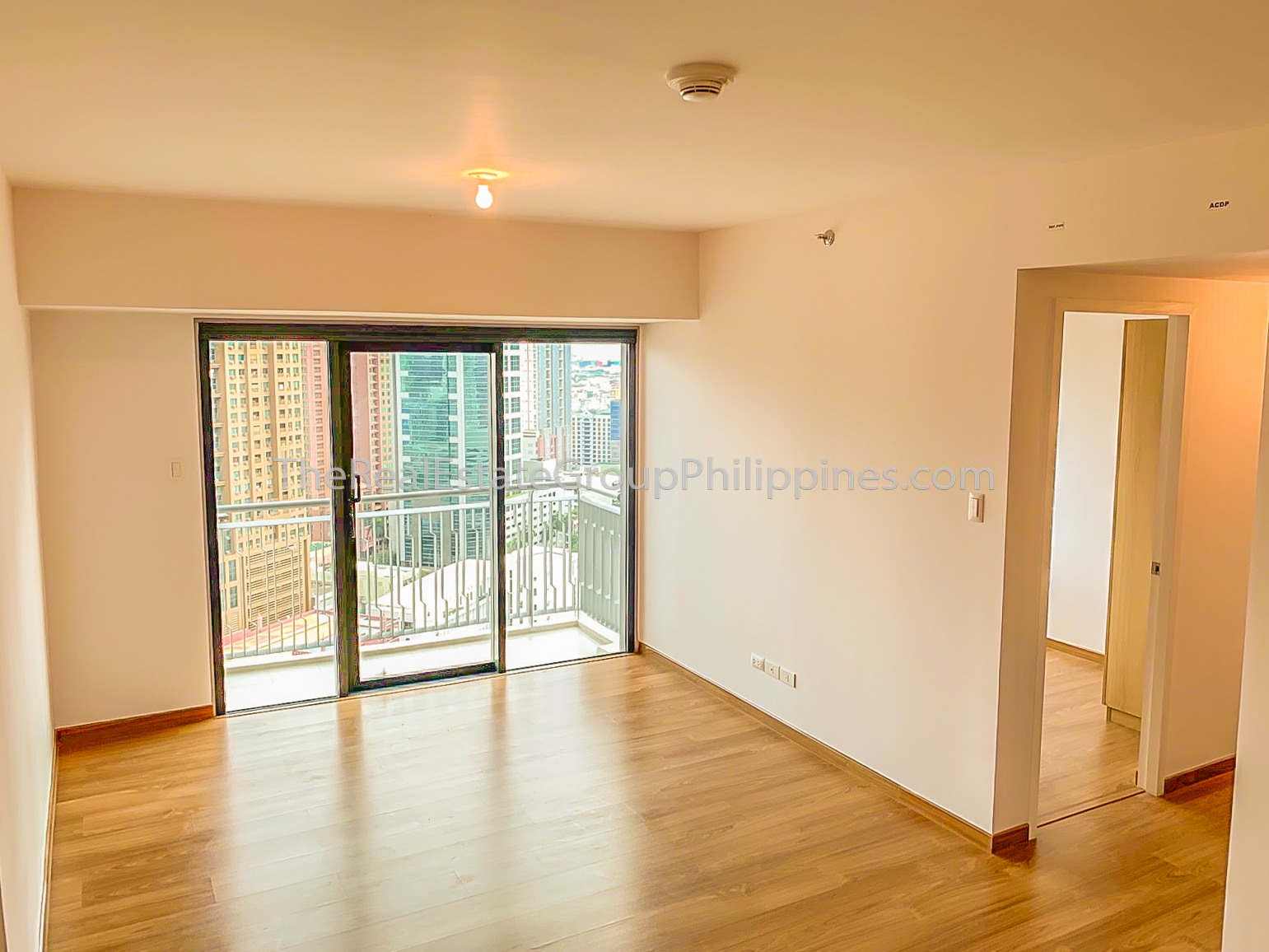 2BR Condo For Rent Lease The Rise Makati 70k (9 of 9)