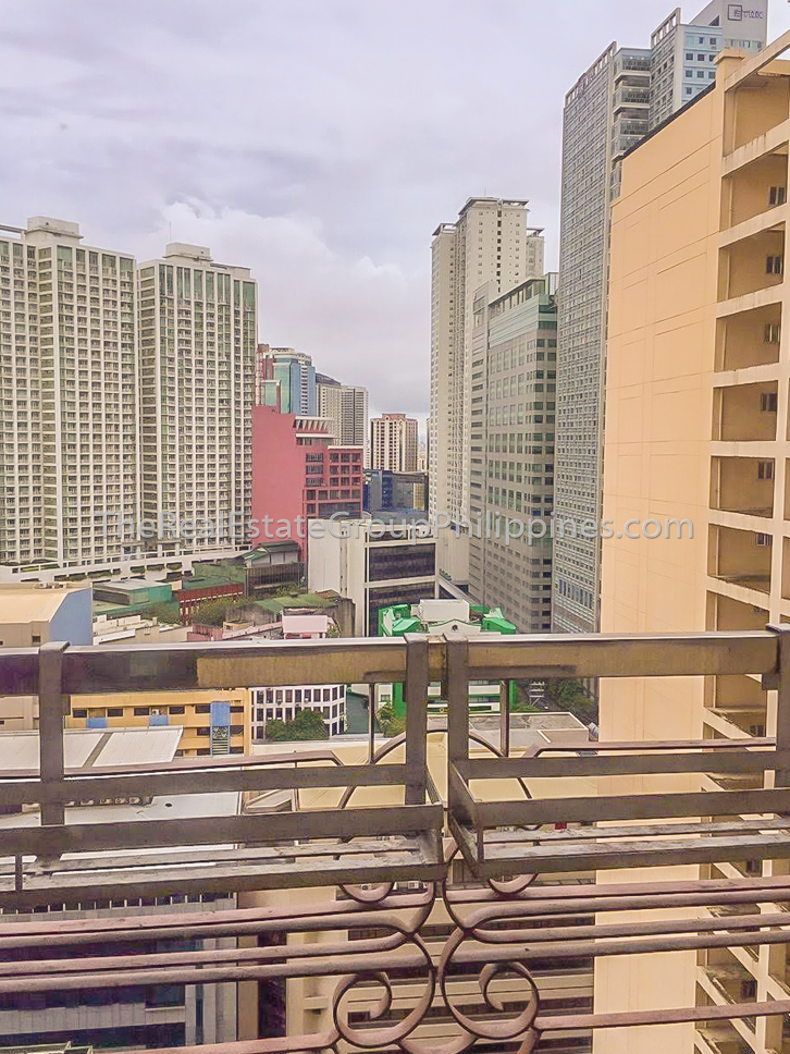 Studio Condo For Sale BSA Suites Makati 7.8M (6 of 11)