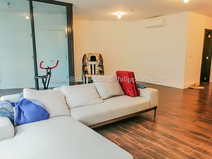 2BR Condo For Rent Garden Towers 6E-1