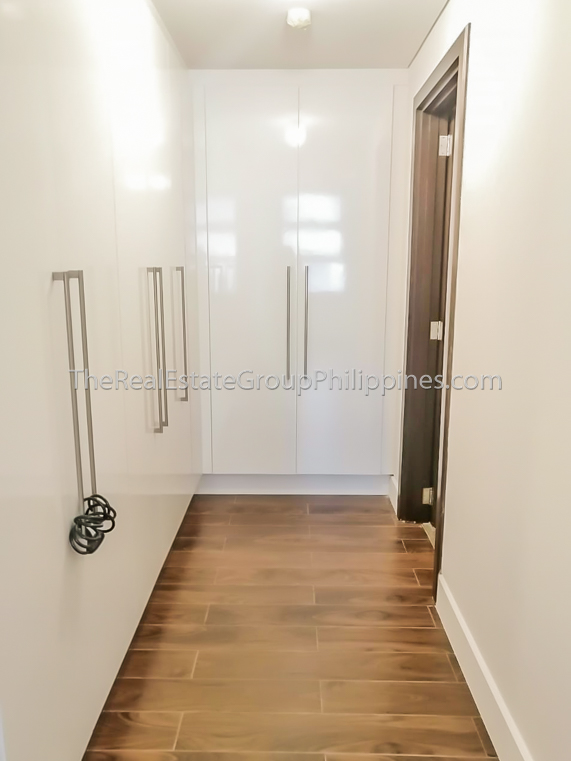 2BR Condo For Rent Garden Towers 6E-14