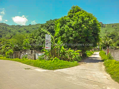 1300 Sqm Vacant Lot For Sale an Carlos heights subd bgy tayuman binangonan Rizal-3