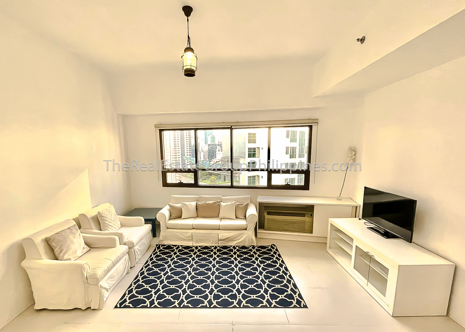 2BR Bi-Level Condo For Rent, Icon Residences Tower 1, BGC-1