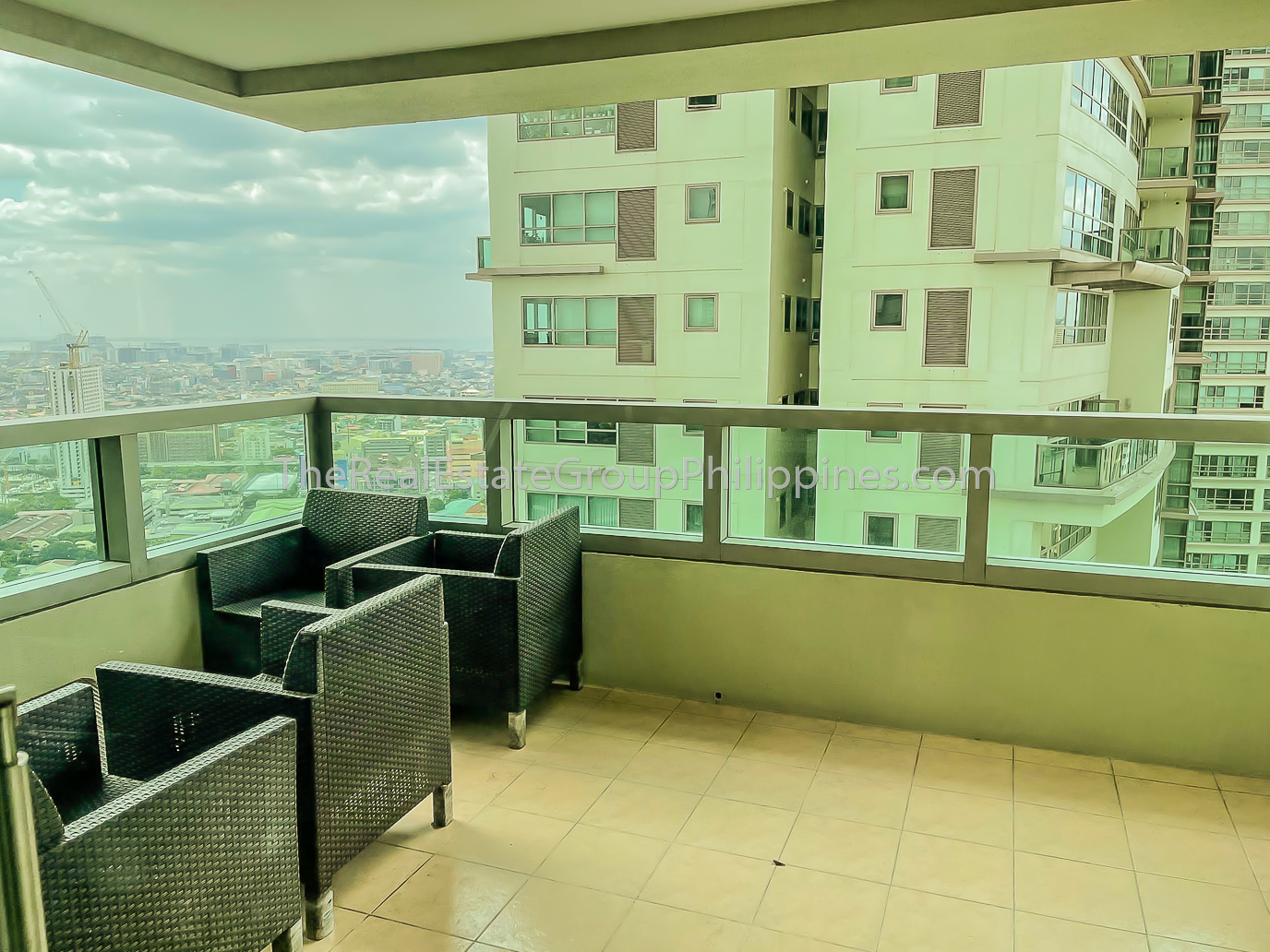3 Bedroom For Sale The Residences At Greenbelt Makati5