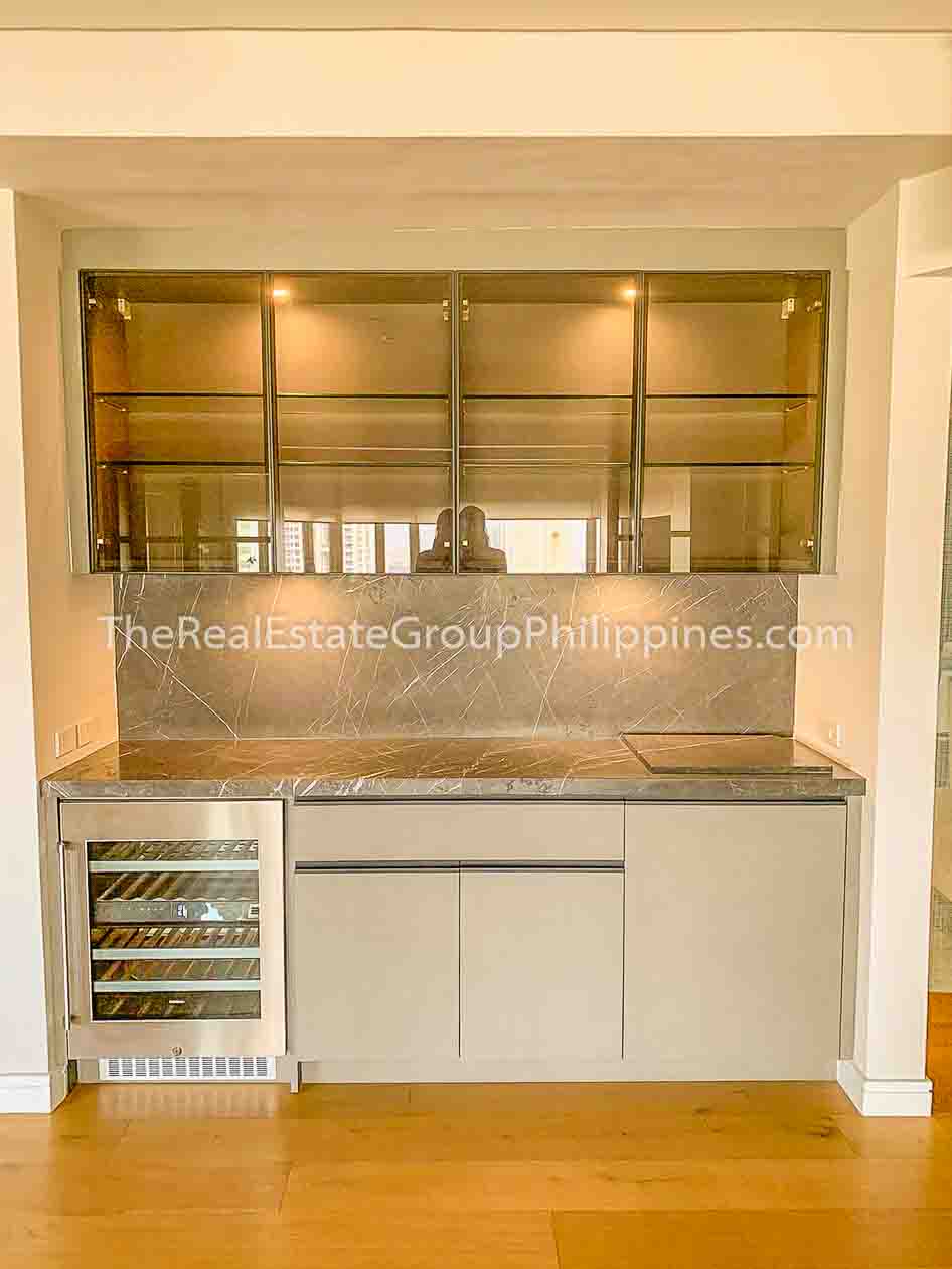 3BR Condo For Rent Makati